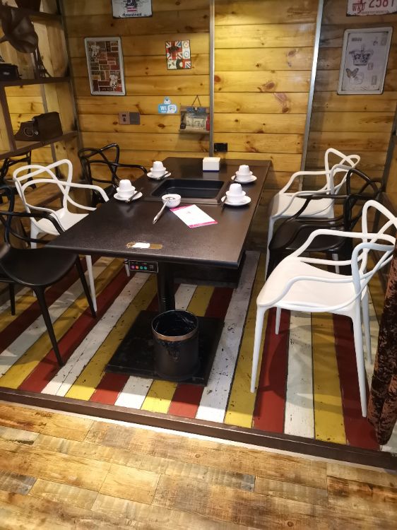 【8万元】小区门口烟酒店转让 烟酒店转让,姑苏区 小区门口,40平,有小仓库